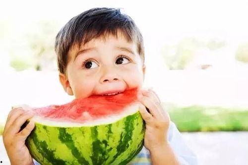 娱乐吃瓜酱自我介绍,揭秘娱乐圈幕后故事，带你领略明星幕后生活